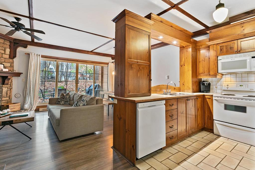 شقة Le Manoir 106-7 By Escapades Tremblant مونت تريمبلانت المظهر الخارجي الصورة